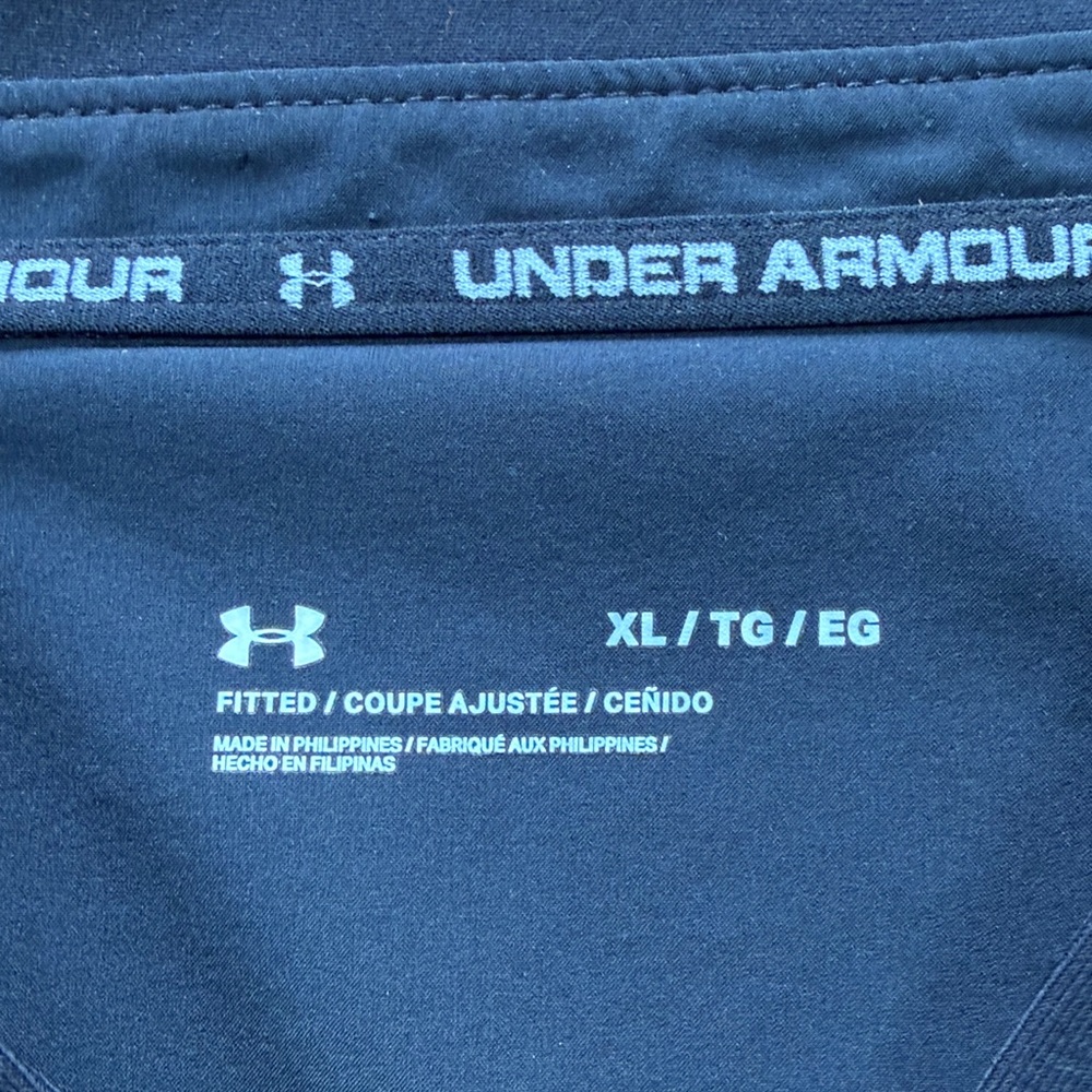 Under Armour black men’s zip front vest.  Front pockets. Size XL fitted. - Picture 2 of 9